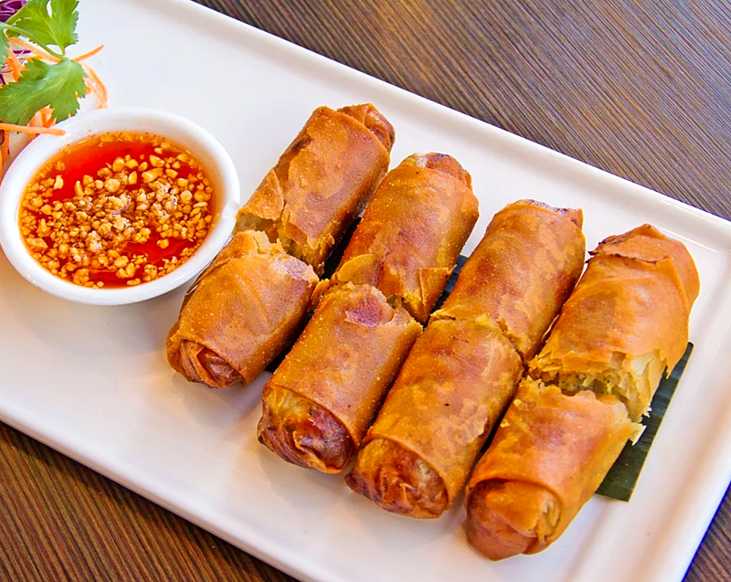 Crispy Chicken Spring Rolls (4)